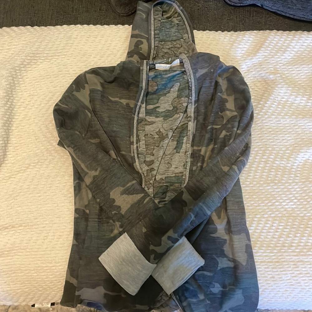 Camouflage cardigan with grey accents and hood. Size medium
